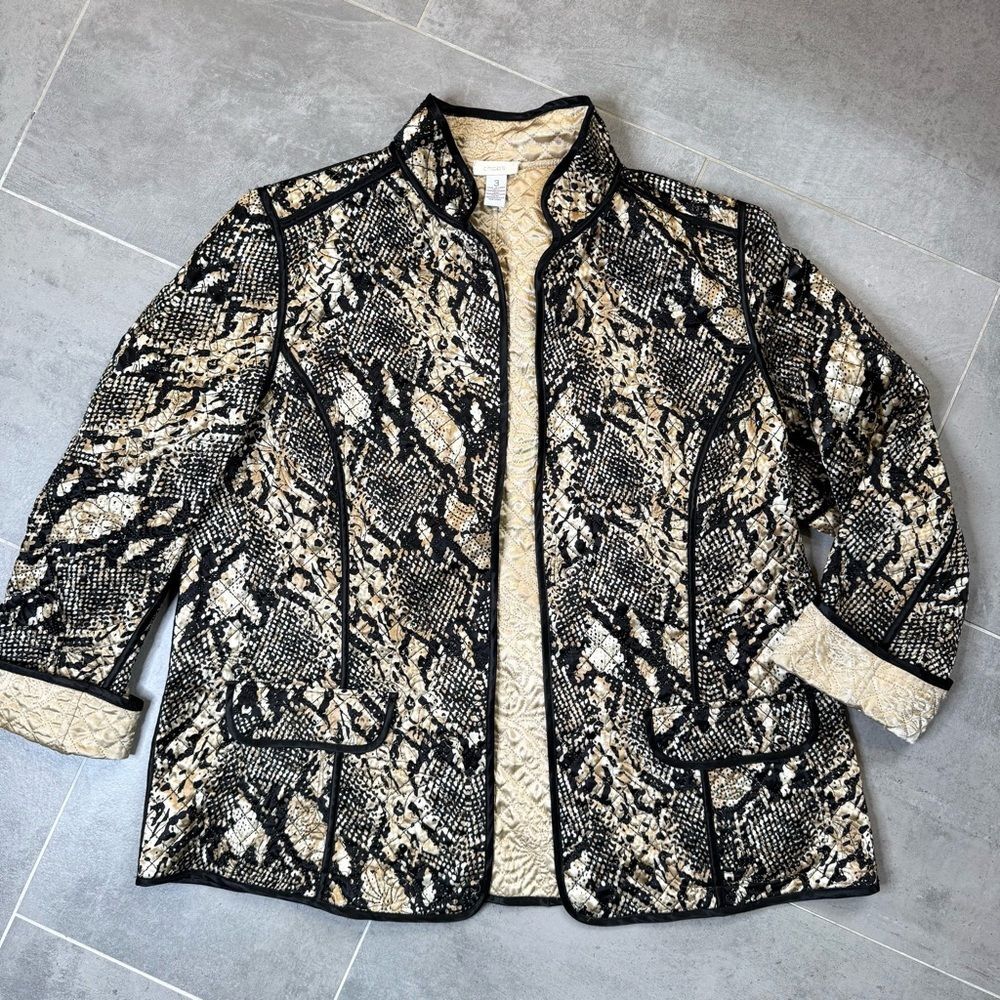 Chico’s Animal Print Contrasting Black Reversible Quilted  Jacket Size 3 (14-16)